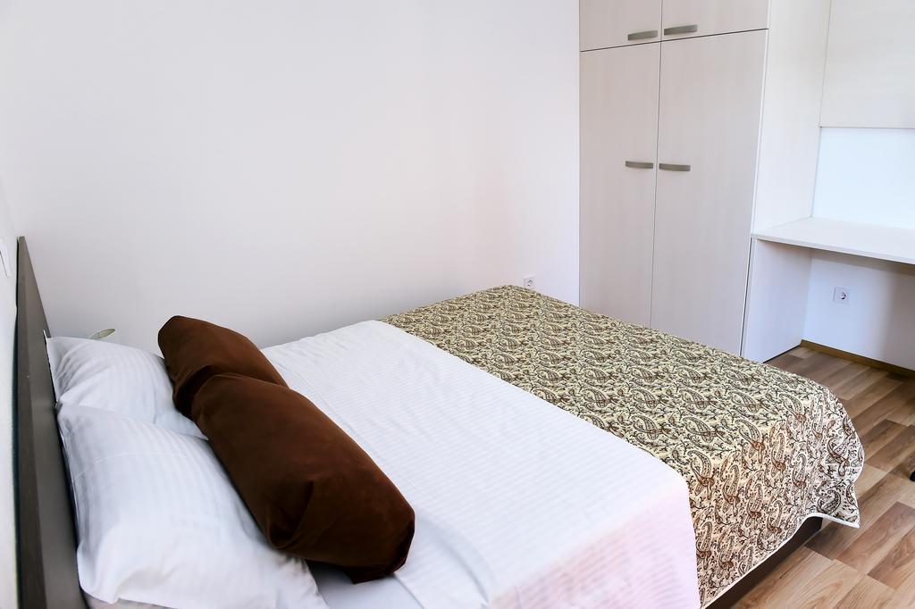 Apartments Zdjelar