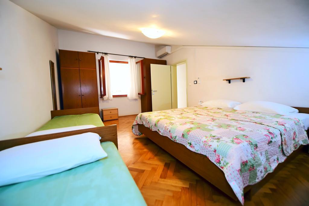 Apartment Apartments Zdjelar *
