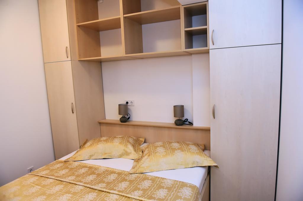 Apartments Zdjelar Apartment