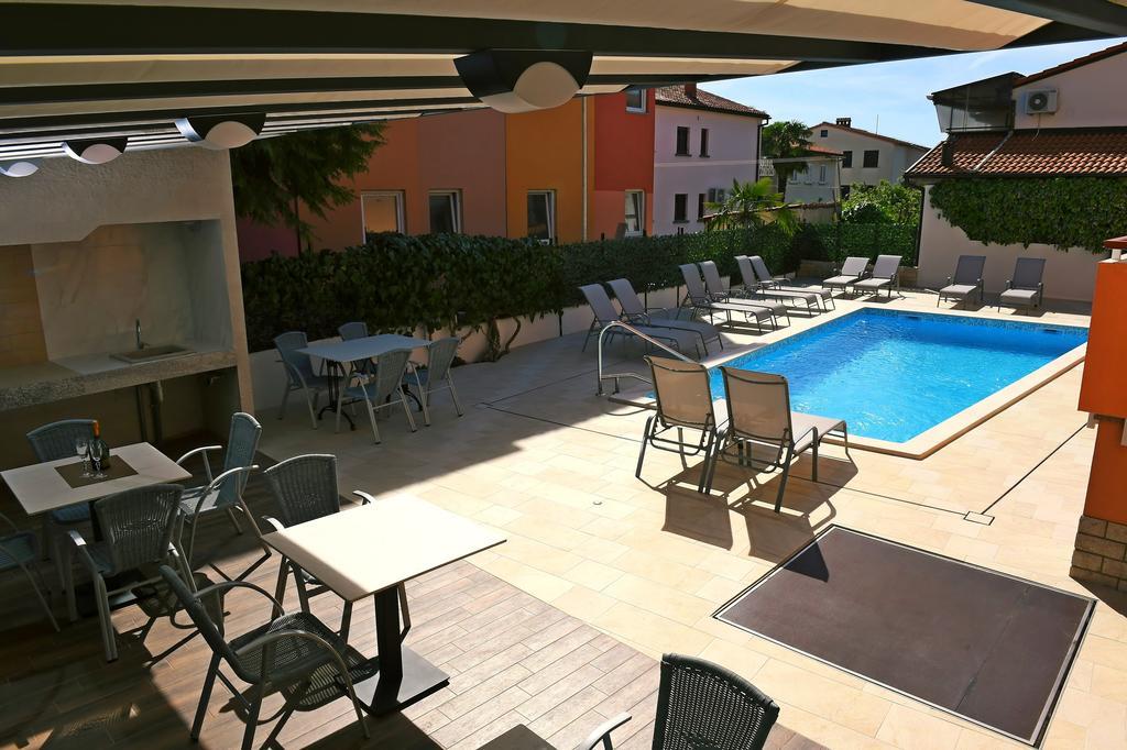 Apartment Apartments Zdjelar
